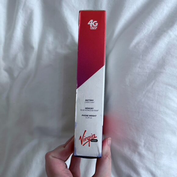 Virgin Mobile Moto e5 Play 5.2 HD Touchscreen 16GB Rom/2GB Ram Prepaid Phone - Picture 4 of 6